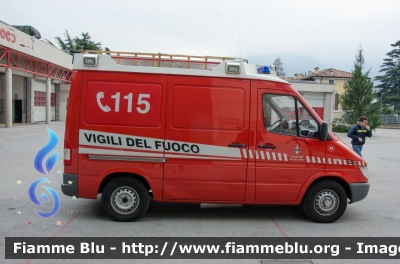 Mercedes-Benz Sprinter II serie
Vigili del Fuoco
Distretto di Riva del Garda
Corpo Volontario di Riva del Garda (TN)
VF 0A5 TN
Parole chiave: Mercedes_Benz Sprinter_IIserie VF0A5TN