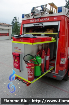 Mercedes-Benz Sprinter II serie
Vigili del Fuoco
Distretto di Riva del Garda
Corpo Volontario di Riva del Garda (TN)
VF 0A5 TN
Parole chiave: Mercedes_Benz Sprinter_IIserie VF0A5TN