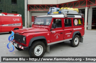 Land Rover Defender 110
Vigili del Fuoco
Unione Distrettuale Alto Garda e Ledro
Corpo Volontario di Riva del Garda (TN)
Ex Corpo di Nago Torbole
Soccorso Salvamento Acquatico
VF H45 TN
Parole chiave: Land_Rover Defender_110 VFH45TN