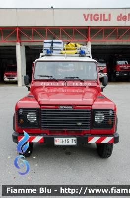 Land Rover Defender 110
Vigili del Fuoco
Unione Distrettuale Alto Garda e Ledro
Corpo Volontario di Riva del Garda (TN)
Ex Corpo di Nago Torbole
Soccorso Salvamento Acquatico
VF H45 TN
Parole chiave: Land_Rover Defender_110 VFH45TN