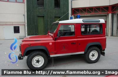 Land Rover Defender 90
Vigili del Fuoco
Unione Distrettuale Alto Garda e Ledro
Corpo Volontario di Riva del Garda (TN)
VF H19 TN
Parole chiave: Land_Rover Defender_90 VFH19TN