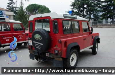 Land Rover Defender 90
Vigili del Fuoco
Unione Distrettuale Alto Garda e Ledro
Corpo Volontario di Riva del Garda (TN)
VF H19 TN
Parole chiave: Land_Rover Defender_90 VFH19TN