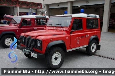 Land Rover Defender 90
Vigili del Fuoco
Distretto di Riva del Garda
Corpo Volontario di Riva del Garda (TN)
VF 3D1 TN
Parole chiave: Land_Rover Defender_90 VF3D1TN