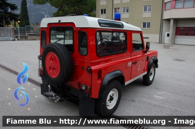 Land Rover Defender 90
Vigili del Fuoco
Distretto di Riva del Garda
Corpo Volontario di Riva del Garda (TN)
VF 3D1 TN
Parole chiave: Land_Rover Defender_90 VF3D1TN