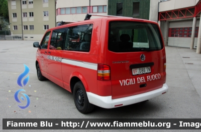 Volkswagen Transporter T5
Vigili del Fuoco
Unione Distrettuale Alto Garda e Ledro
Corpo Volontario di Riva del Garda (TN)
VF D86 TN
Parole chiave: Volkswagen Transporter_T5 VFD86TN