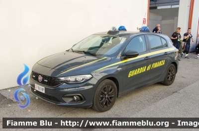 Fiat Nuova Tipo
Guardia di Finanza
Allestimento NCT Nuova Carrozzeria Torinese
Decorazione Grafica Artlantis
GdiF 969 BP
Parole chiave: Fiat Nuova_Tipo GdiF969BP