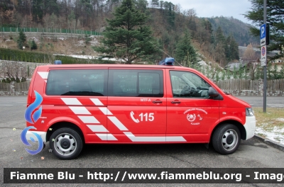 Volkswagen Transporter T5 Restyle
Vigili del Fuoco
Unione Distrettuale Valle Isarco
Corpo Volontario di Chiusa
Freiwillige Feuerwehr Klausen
Allestito Kofler Fahrzeugbau
VF FW3A6
Parole chiave: Volkswagen Transporter_T5 Restyle Vigili_del_Fuoco_Chiusa VFFW3A6