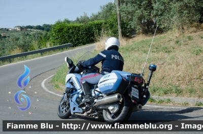 Yamaha FJR 1300 II serie
Polizia di Stato
Polizia Stradale
Allestimento Elevox
POLIZIA G3089
In scorta alla Mille Miglia 2021
Parole chiave: Yamaha FJR_1300_IIserie POLIZIAG3089