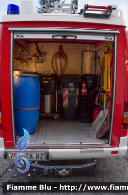 Mercedes-Benz Sprinter I serie
Vigili del Fuoco
Unione Distrettuale Valle Isarco
Corpo Volontario di Chiusa
Freiwillige Feuerwehr Klausen
Particolare Vano Posteriore
VF 0TA BZ
Parole chiave: Mercedes_Benz sprinter_Iserie Vigili_del_Fuoco_Chiusa VF0TABZ