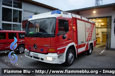 Mercedes-Benz Atego 1628 I serie
Vigili del Fuoco
Unione Distrettuale Valle Isarco
Corpo Volontario di Chiusa
Freiwillige Feuerwehr Klausen
Allestito Brandschutz
VF 10D BZ
Parole chiave: Mercedes_Benz Atego_1628_Iserie Vigili_del_Fuoco Corpo_Volontario_Chiusa VF10DBZ