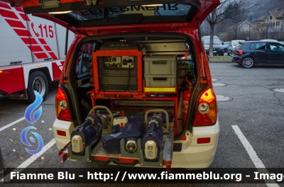 Hyundai Terracan
Vigili del Fuoco
Unione Distrettuale Valle Isarco
Corpo Volontario di Chiusa
Freiwillige Feuerwehr Klausen
Allestito Kofler Fahrzeugbau
Particolare Vano Posteriore
VF 16W BZ
Parole chiave: Hyundai_Terracan Vigili_del_Fuoco Corpo_Volontario_Chiusa VF16WBZ