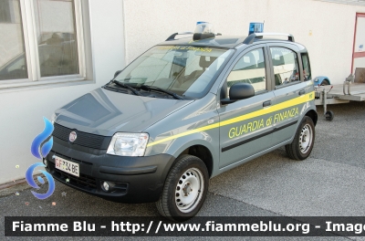 Fiat Nuova Panda 4x4 I serie
Guardia di Finanza
Soccorso Alpino
GdiF 734 BE
Parole chiave: Fiat Nuova_Panda_4x4_Iserie GdiF734BE