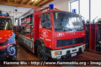 Mercedes-Benz 1124
Vigili del Fuoco
Unione Distrettuale Alta Pusteria
Bezirksverband Oberpustertal
Veicolo Ospitato dal Corpo Volontario di Dobbiaco
Allestito Schmitz
VF 0EK BZ
Parole chiave: Mercedes_Benz 1124 Vigili_del_Fuoco_Unione_Distrettuale_Alta_Val_Pusteria VF0EKBZ