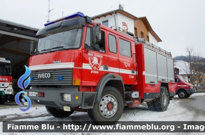 Iveco 175-24
Vigili del Fuoco
Unione Distrettuale Bassa Val Pusteria
Corpo Volontario di Stegona (BZ)
Freiwillige Feuerwehr Stegen
Allestito Baribbi
VF 0DV BZ
Parole chiave: Iveco 175_24 Vigili_del_Fuoco Corpo_Volontario_Stegona VF0DVBZ