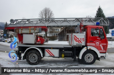 Mercedes-Benz 1017
Vigili del Fuoco
Unione Distrettuale Bassa Val Pusteria
Corpo Volontario di Stegona 
Freiwillige Feuerwehr Stegen
Allestimento Kofler Fahrzeugbau
VF 05G BZ
Parole chiave: Mercedes_Benz 1017 Vigili_del_Fuoco_Stegona VF05GBZ