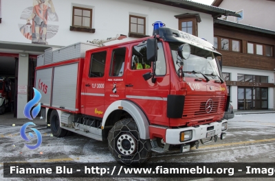 Mercedes-Benz 1428 4x4
Vigili del Fuoco
Unione Distrettuale Bassa Val Pusteria
Corpo Volontario di Riscone
Freiwillige Feuerwehr Reischach
Allestito Ziegler
VF 0AM BZ
Parole chiave: Mercedes-Benz 1428_4x4 VF0AMBZ