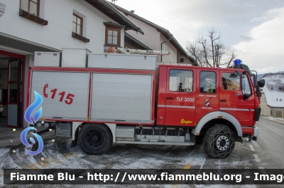 Mercedes-Benz 1428 4x4
Vigili del Fuoco
Unione Distrettuale Bassa Val Pusteria
Corpo Volontario di Riscone
Freiwillige Feuerwehr Reischach
Allestito Ziegler
VF 0AM BZ
Parole chiave: Mercedes-Benz 1428_4x4 VF0AMBZ