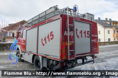 Mercedes-Benz 1428 4x4
Vigili del Fuoco
Unione Distrettuale Bassa Val Pusteria
Corpo Volontario di Riscone
Freiwillige Feuerwehr Reischach
Allestito Ziegler
VF 0AM BZ
Parole chiave: Mercedes-Benz 1428_4x4 VF0AMBZ