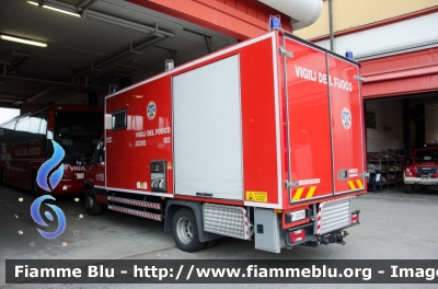 Iveco Daily IV serie
Vigili del Fuoco
Comando Provinciale di Brescia
Soccorso Aeroportuale NBCR
VF 24781
Parole chiave: Iveco Daily_IVserie VF24781