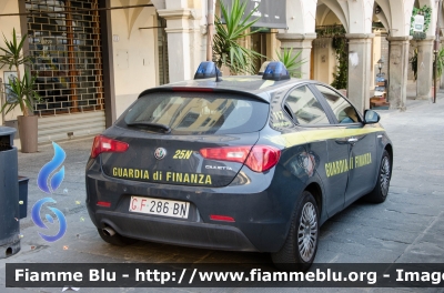 Alfa Romeo Nuova Giulietta restyle
Guardia di Finanza
Allestita NCT Nuova Carrozzeria Torinese
Decorazione Grafica Artlantis
GdiF 286 BN
Parole chiave: Alfa_Romeo Nuova_Giulietta restyle GdiF286BN