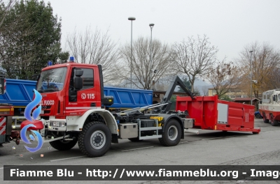 Iveco EuroCargo 150E30 4x4 III serie
Vigili del Fuoco
 Comando Provinciale di Brescia
 Autocarro Scarrabile Allestimento Magirus-Molinari
 VF 28227 
Parole chiave: Iveco EuroCargo_150E30_4x4_IIIserie VF28227