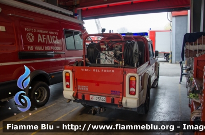 Iveco Massif
Vigili del Fuoco
Comando Provinciale di Brescia
Allestimento Iveco Magirus
VF 25744
Parole chiave: Iveco_Massif VF25744