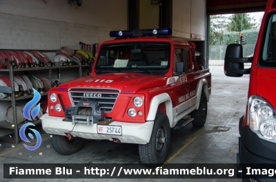 Iveco Massif
Vigili del Fuoco
Comando Provinciale di Brescia
Allestimento Iveco Magirus
VF 25744
Parole chiave: Iveco_Massif VF25744