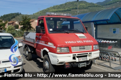 Iveco Fauno
Vigili del Fuoco
Comando Provinciale di Lucca
Allestimento Rampini
VF 16229
Parole chiave: Iveco_Fauno VF16229