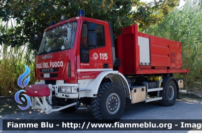 Iveco EuroCargo 150E30 4x4 III serie
Vigili del Fuoco
Comando Provinciale di Pisa
Autocarro Scarrabile Allestimento Magirus-Molinari
VF 27513
Parole chiave: Iveco EuroCargo_150E30_4x4_IIIserie VF27513