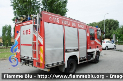 Iveco City2000 100E21 I serie
Vigili del Fuoco
Comando Provinciale di Firenze
Distaccamento Permanente di Firenze Ovest
AutoPompaSerbatoio allestimento Iveco-Magirus
VF 21281
Parole chiave: Iveco City2000_100E21_Iserie VF21281