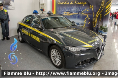 Alfa Romeo Nuova Giulia
Guardia di Finanza
Allestimento FCA
GdiF 373 BQ
Parole chiave: Alfa_Romeo Nuova_Giulia GdiF373BQ