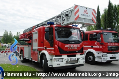 Iveco EuroCargo 180E32 IV serie
Vigili del Fuoco
Comando Provinciale di Firenze
Distaccamento Permanente di Firenze Ovest-Indiano
AutoScala M32L da 32 metri
Allestimento Magirus
VF 29585
Parole chiave: Iveco EuroCargo_180E32_IVserie VF29585