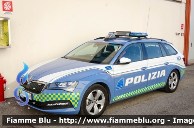 Skoda Superb Wagon III serie restyle
Polizia di Stato
Polizia Stradale
in servizio sulla rete Autovia Padana
Allestimento Focaccia
POLIZIA M7496
Parole chiave: Skoda Superb_Wagon_IIIserie restyle POLIZIA_M7496