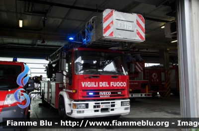 Iveco EuroFire 150E27 I serie
Vigili del Fuoco
Comando Provinciale di La Spezia
Ex Comando Provinciale di Genova
AutoScala da 27 metri allestimento Iveco-Magirus
VF 18698
Parole chiave: Iveco EuroFire_150E27_Iserie VF18698