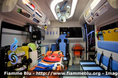 Fiat Ducato X290
Croce Rossa Italiana
Comitato Locale Piana Pistoiese
Allestita Aricar
CRI 285 AF
Particolare Vano Sanitario
Parole chiave: Fiat Ducato_X290 CRI_Comitato_Locale_Piana_Pistoiese CRI285AF