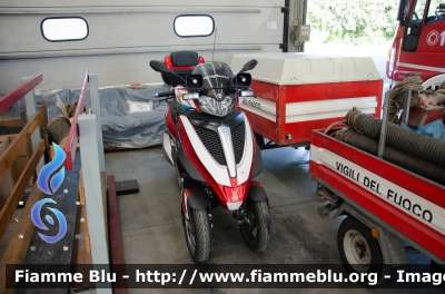 Piaggio MP3 Yourban
Vigili del Fuoco
Comando Provinciale di Firenze
VF A0033
Parole chiave: Piaggio MP3_Yourban VFA0033