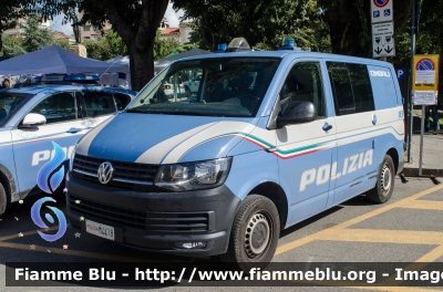 Volkswagen Transporter T6
Polizia di Stato
Unita' Cinofile
Allestimento BAI
POLIZIA M4418
Parole chiave: Volkswagen Transporter_T6 POLIZIA_M4418