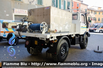 Mercedes-Benz Unimog U1400
Misericordia Lari (PI)
Protezione Civile
Parole chiave: Mercedes_Benz Unimog_1400