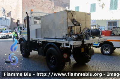 Mercedes-Benz Unimog U1400
Misericordia Lari (PI)
Protezione Civile
Parole chiave: Mercedes_Benz Unimog_1400