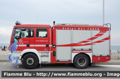 Man TGM 15.250 II serie
Vigili del Fuoco
Comando Provinciale di Grosseto
AutoPompaSerbatoio allestimento BAI
VF 29323
Parole chiave: Man TGM_15_250_IIserie VF29323