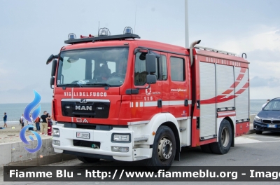 Man TGM 15.250 II serie
Vigili del Fuoco
Comando Provinciale di Grosseto
AutoPompaSerbatoio allestimento BAI
VF 29323
Parole chiave: Man TGM_15_250_IIserie VF29323