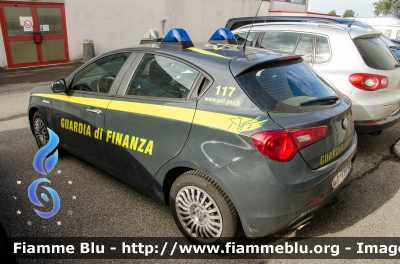 Alfa Romeo Nuova Giulietta restyle
Guardia di Finanza
Allestita NCT Nuova Carrozzeria Torinese
Decorazione Grafica Artlantis
GdiF 190 BN
Parole chiave: Alfa_Romeo Nuova_Giulietta restyle GdiF190BN