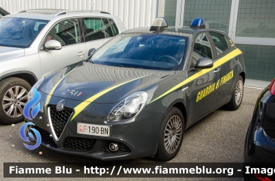 Alfa Romeo Nuova Giulietta restyle
Guardia di Finanza
Allestita NCT Nuova Carrozzeria Torinese
Decorazione Grafica Artlantis
GdiF 190 BN
Parole chiave: Alfa_Romeo Nuova_Giulietta restyle GdiF190BN