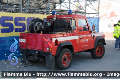 Land Rover Defender 90 
Vigili del Fuoco
Comando Provinciale di Lucca
Distaccamento Permanente di Pietrasanta
VF 23897
Parole chiave: Land_Rover Defender_90 VF23897