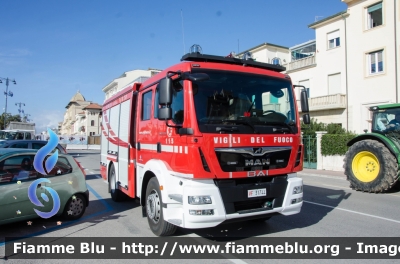 Man TGM 15.250 III serie
Vigili del Fuoco
Comando Provinciale di Lucca
Distaccamento Permanente di Viareggio
AutoPompaSerbatoio allestimento BAI
VF 31744
Parole chiave: Man TGM_15_250_IIIserie VF31744