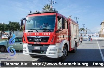 Man TGM 15.250 III serie
Vigili del Fuoco
Comando Provinciale di Lucca
Distaccamento Permanente di Viareggio
AutoPompaSerbatoio allestimento BAI
VF 31744
Parole chiave: Man TGM_15_250_IIIserie VF31744