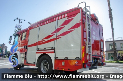 Man TGM 15.250 III serie
Vigili del Fuoco
Comando Provinciale di Lucca
Distaccamento Permanente di Viareggio
AutoPompaSerbatoio allestimento BAI
VF 31744
Parole chiave: Man TGM_15_250_IIIserie VF31744