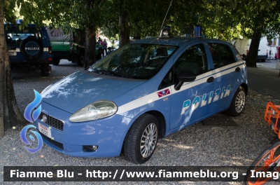 Fiat Grande Punto
Polizia di Stato
Servizio Aereo
POLIZIA H0321
Parole chiave: Fiat Grande_Punto POLIZIAH0321