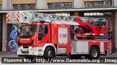 Iveco EuroCargo 180E32 IV serie
Vigili del Fuoco
Comando Provinciale di Milano
AutoScala M39L da 39 metri allestimento Magirus
VF 27921
Parole chiave: Iveco EuroCargo_180E32_IVserie Vigili_del_Fuoco Comando_Provinciale_Milano VF27921