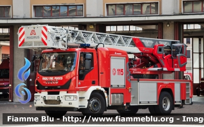 Iveco EuroCargo 180E32 IV serie
Vigili del Fuoco
Comando Provinciale di Milano
AutoScala M39L da 39 metri allestimento Magirus
VF 27921
Parole chiave: Iveco EuroCargo_180E32_IVserie Vigili_del_Fuoco Comando_Provinciale_Milano VF27921